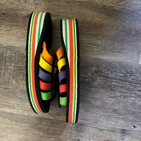 Unbranded Multicolored Rainbow Slip On Sandals Size 6 - Picture 5 of 6
